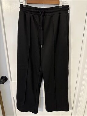 Women’s  Black Drawstring sweat pants Medium